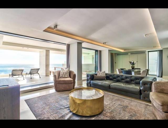 5 BEDROOM APARTMENT FOR SALE IN BANTRY BAY